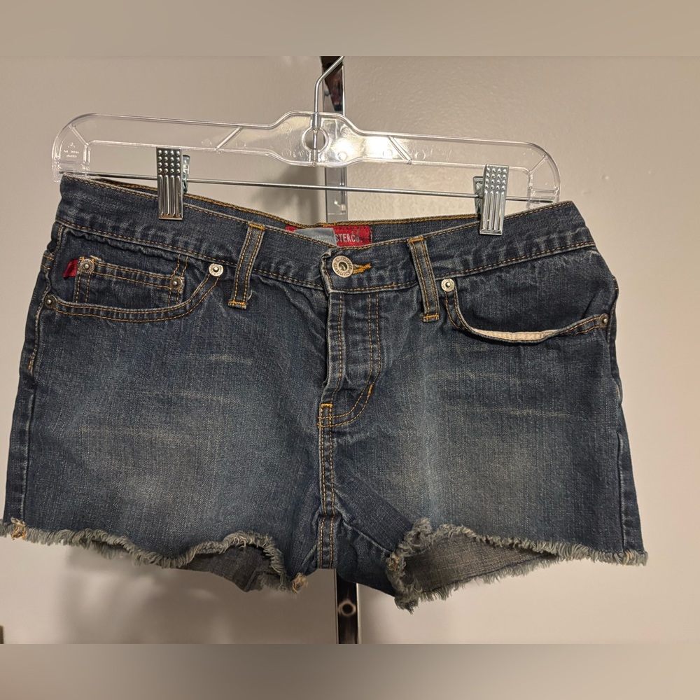 Hollister Co Women’s Size‎ 4 Frayed Hem Low Rise Button Fly Jean Shortie Shorts